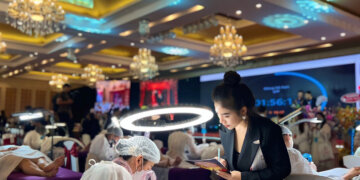 Master Loan Nhi xuất sắc đảm nhận vai trò giám khảo hạng mục chuyên nghiệp tại Giải đấu phun xăm mở rộng hướng về nguồn cội 2023