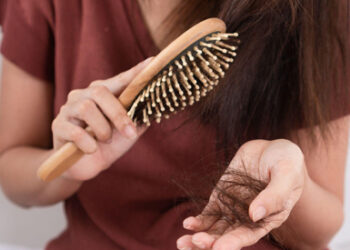 Ngăn ngừa tóc rụng ngay từ sớm, học dưỡng da đầu từ hôm nay