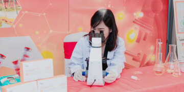 Master Phoenix Chen hé lộ thành công khiến nhiều người nể phục trong ngành phun xăm thẩm mỹ