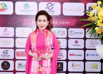 Master Tuyền Cara chinh phục người hâm mộ với danh hiệu Top 1 thương hiệu xuất sắc ngành làm đẹp tại Đêm kiệt tác 2024