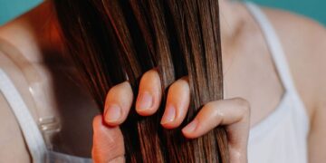 Tóc có cần ‘thải độc’?