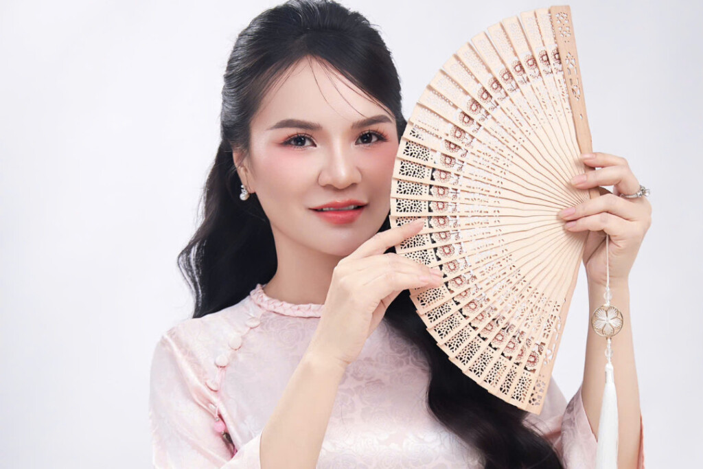 Master Hoa Nguyễn – Ban Giám Khảo Tại Lễ Tri Ân Tổ Nghiệp Nghề Nail 2024 Và HTV Nail Cup Lần Thứ 7 