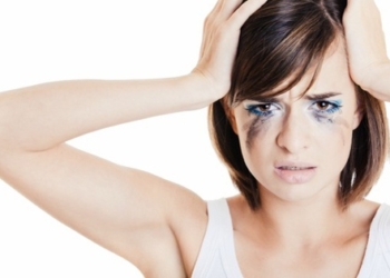 Mẹo giữ lớp trang điểm lâu trôi ngày hè