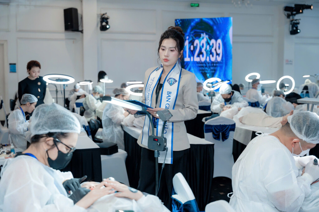 Master Giang Elysees – Giám Khảo Vàng tại Giải đấu Vietnam PMU Awards 2025: Khẳng Định Vị Thế Ngành Phun Xăm Thẩm Mỹ Việt.