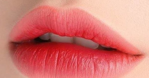 Những điều cần biết về phun xăm môi vi chạm