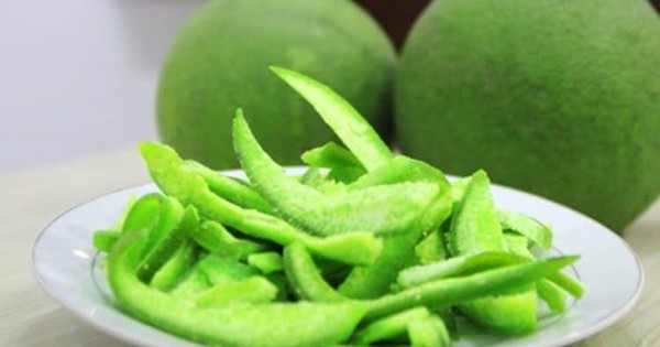 Cách chế biến tinh dầu từ vỏ bưởi tại nhà làm đẹp tóc