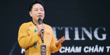 Master Châu Hoàng Khang – “Phù thủy lông mày” làm bùng nổ sân khấu Cần Thơ tại sự kiện “Kỹ năng phun xăm mùa 2 – Chinh phục thảm họa cùng Pen V23”