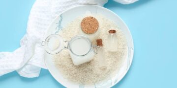 Nước vo gạo có tác dụng gì trong chăm sóc da?