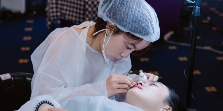 Á Quân 1 Shadow Eyeliner Browista Việt Nam 2025 Gọi Tên Chuyên Gia Ntt Linh – Niềm Tự Hào Của Nghệ Nhân Phun Xăm Việt